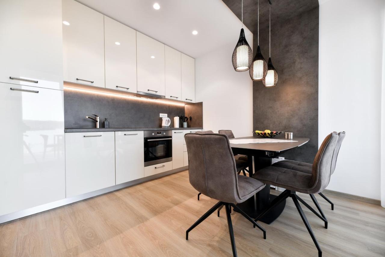 Crowonder Apartments & Rooms Oaza With Heated Swimming Pool And Sauna Turanj Exterior foto