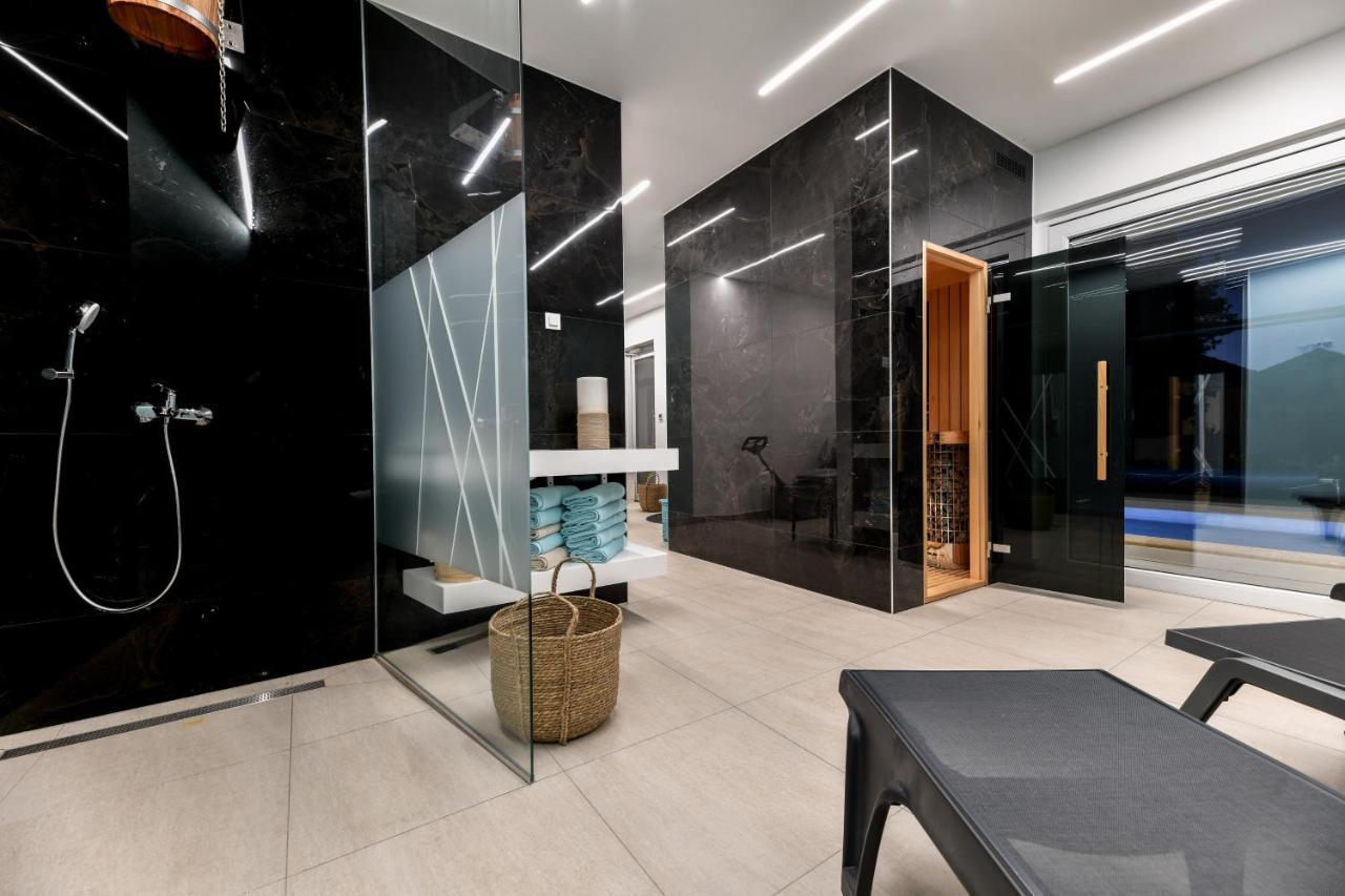 Crowonder Apartments & Rooms Oaza With Heated Swimming Pool And Sauna Turanj Exterior foto