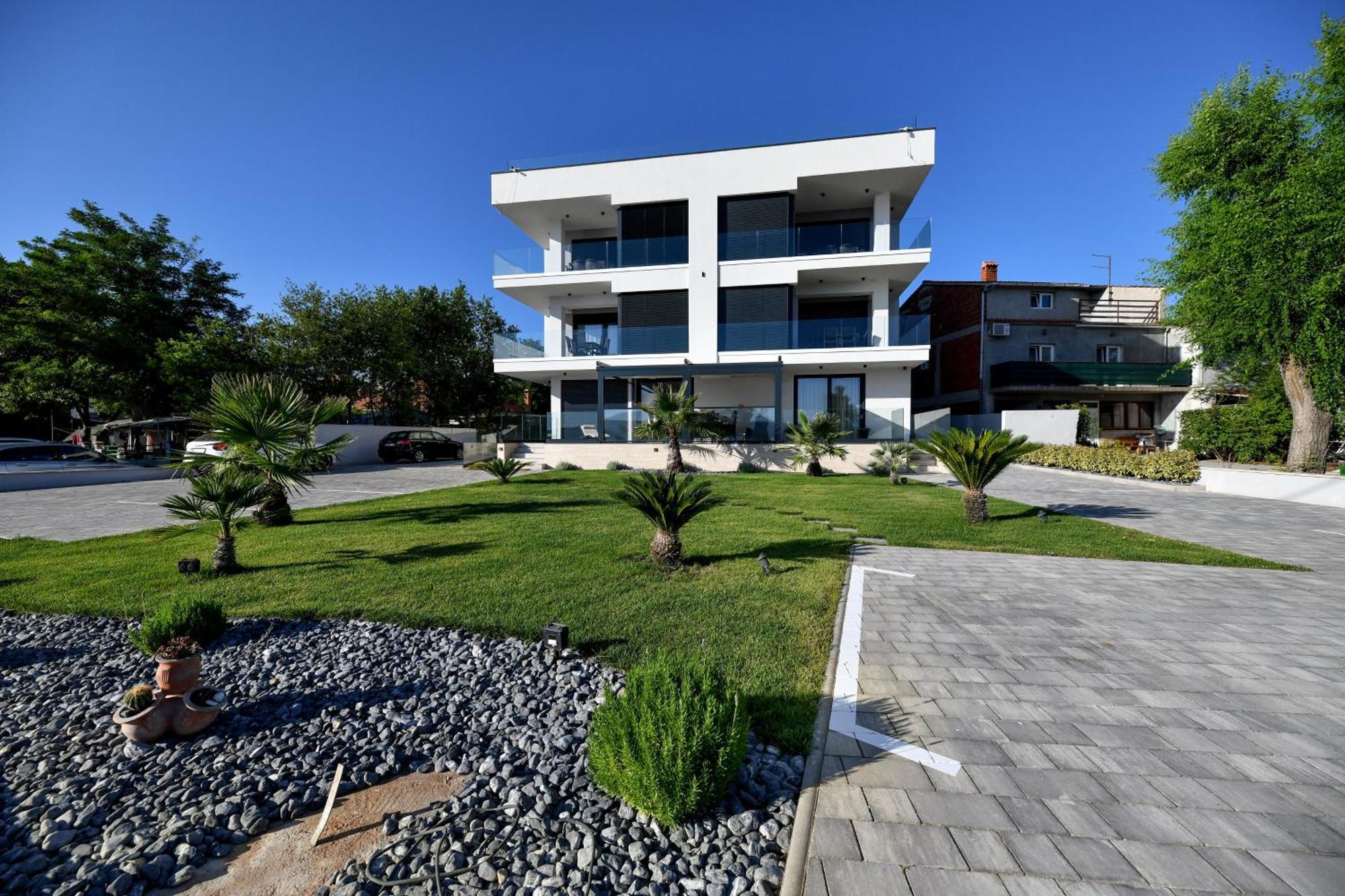 Crowonder Apartments & Rooms Oaza With Heated Swimming Pool And Sauna Turanj Exterior foto