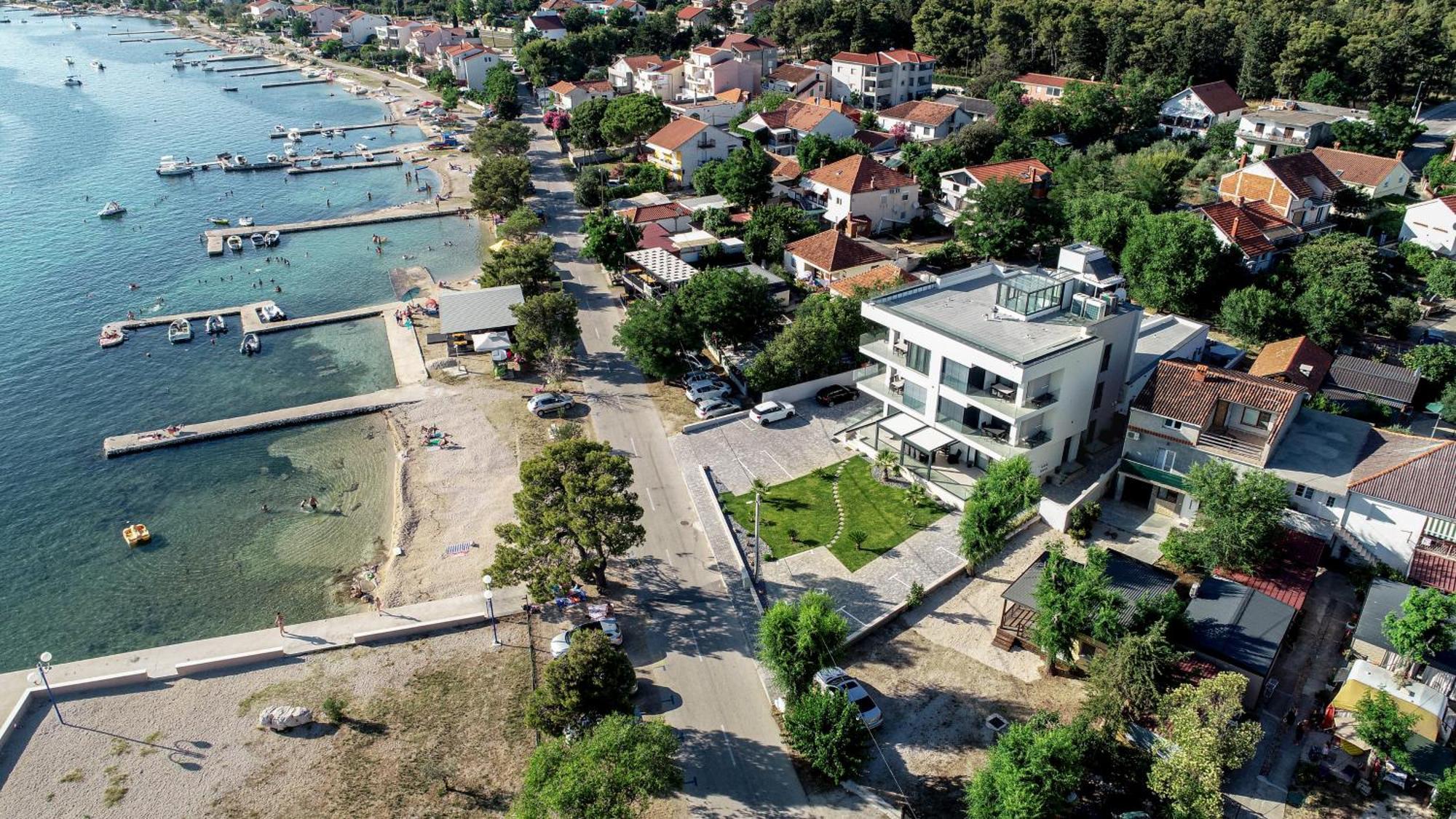 Crowonder Apartments & Rooms Oaza With Heated Swimming Pool And Sauna Turanj Exterior foto
